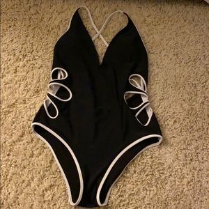 Open Back Cut-Out One Piece🔥